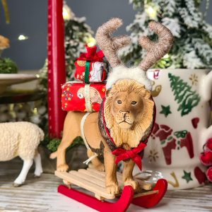 Add a set of miniature felted antlers to your festive animals...